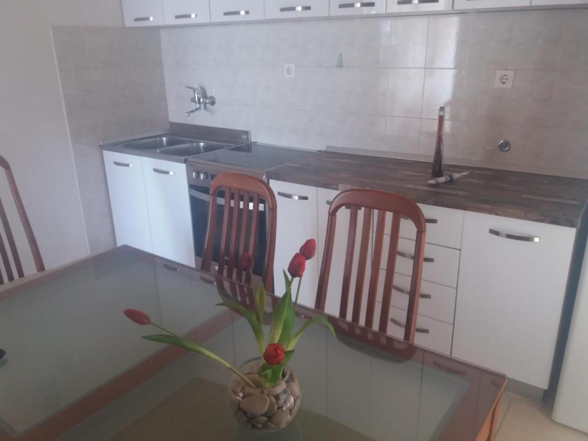 Boni02 Apartment Gdinj Bagian luar foto