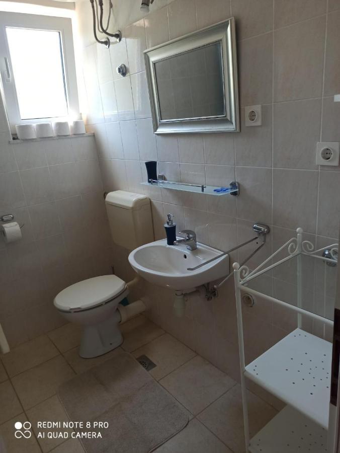 Boni02 Apartment Gdinj Bagian luar foto